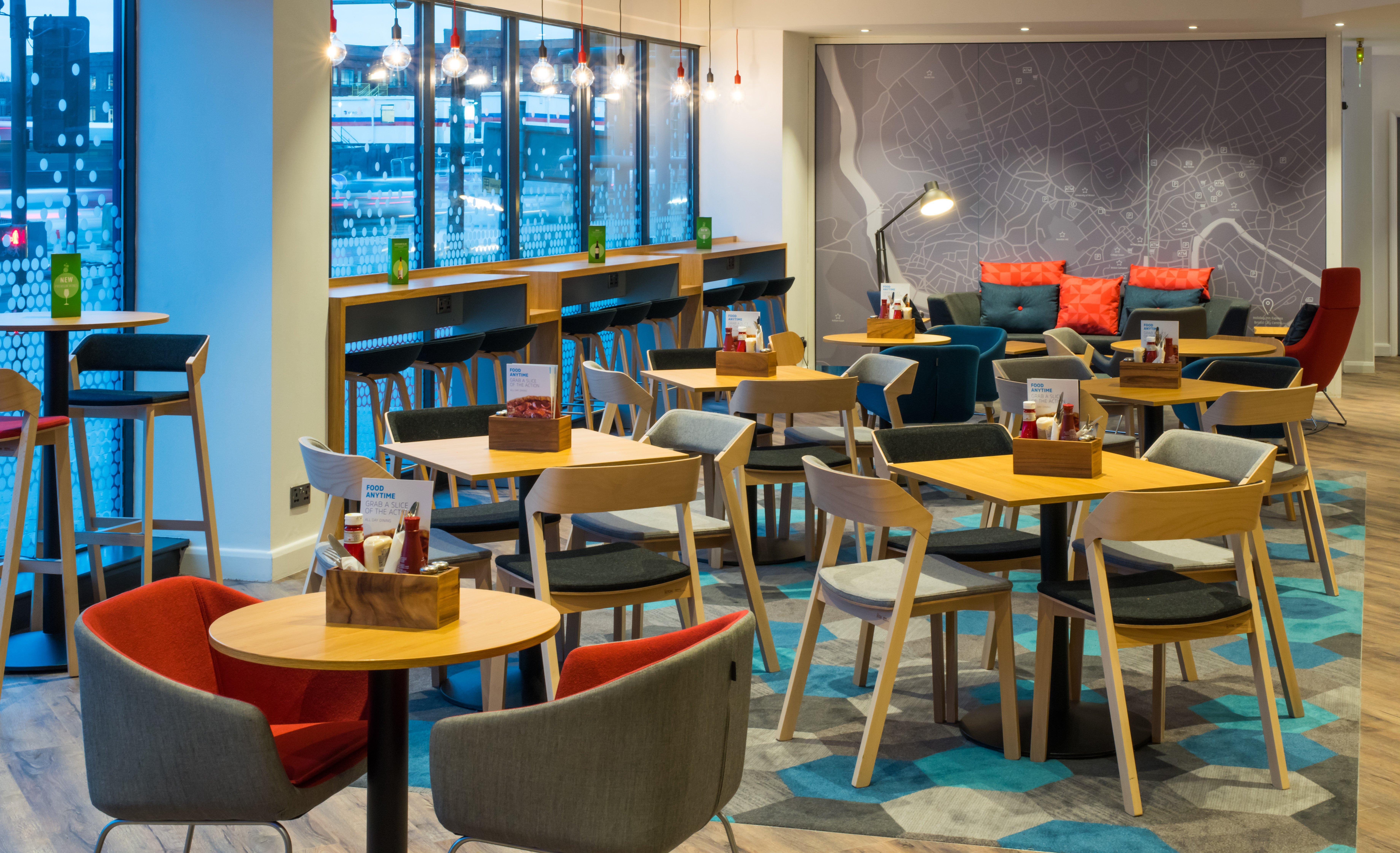Hotel Express Centre By Ihg 3*