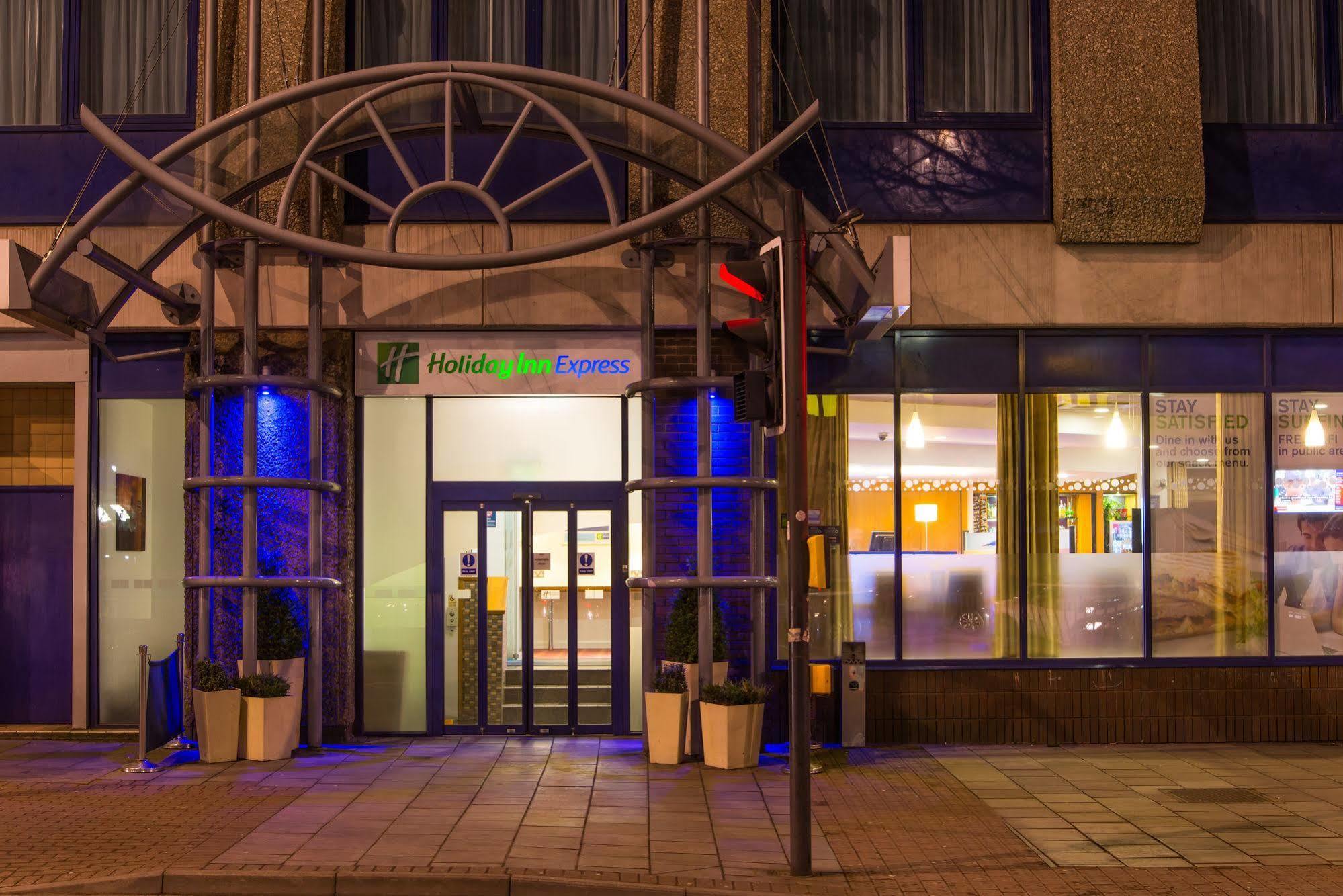 Express Centre By Ihg Hotel 3*